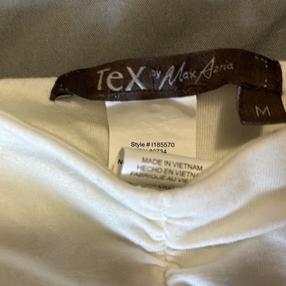 White sleeveless top - Picture 3 of 3